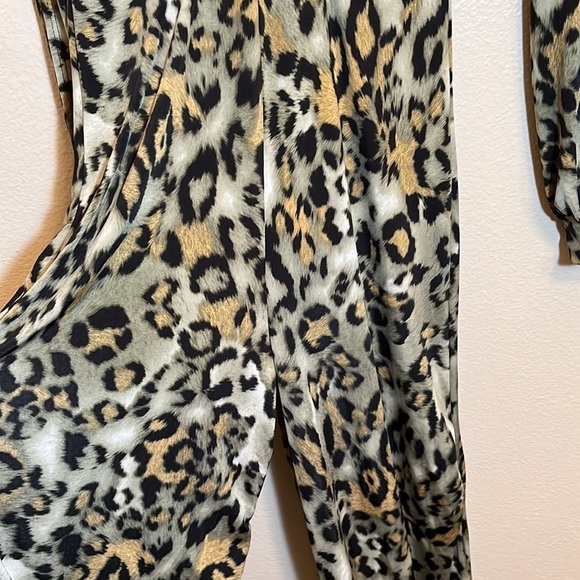 Leopard Animal Print Slit Sleeves Jumpsuit Romper - Picture 6 of 12